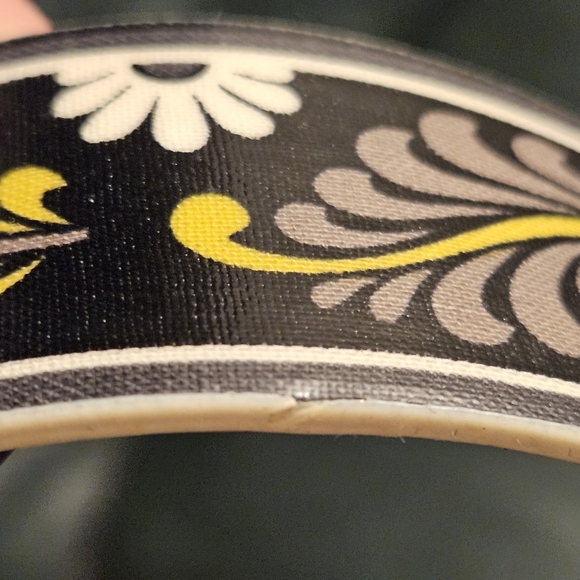 Vera Bradley "frill" Snap Vinyl Bracelet - Picture 6 of 7